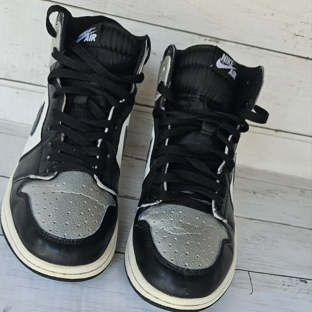 Nike Air Jordan 1 High 'Silver‎ Toe' Mens size 8